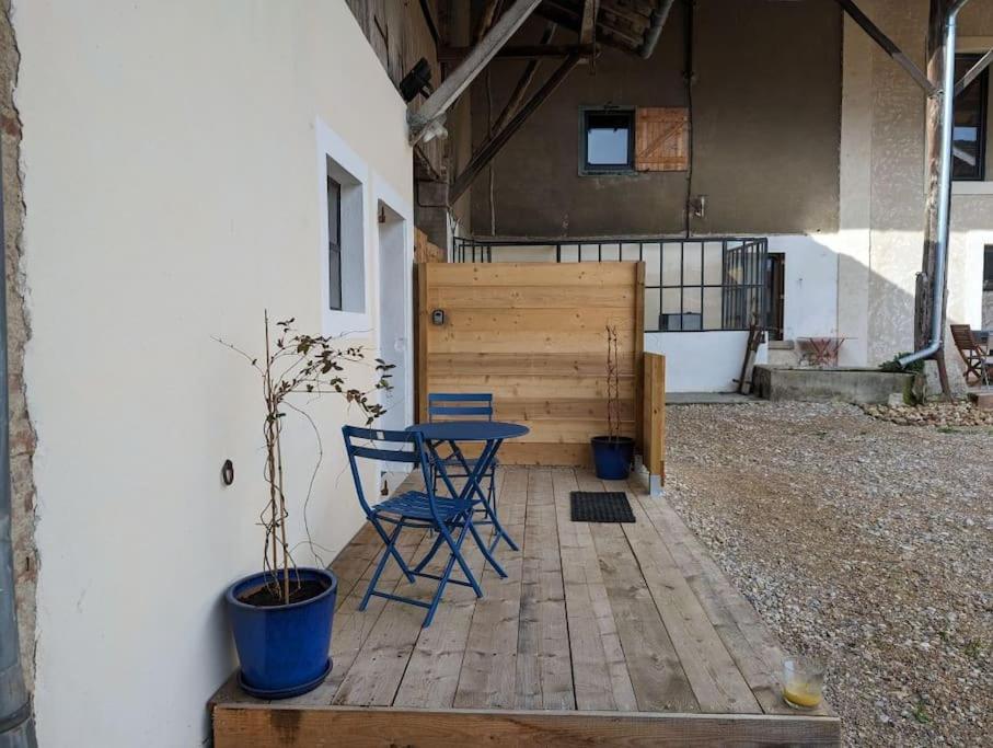 Logement - Studio Independant A Pérouges Exterior foto